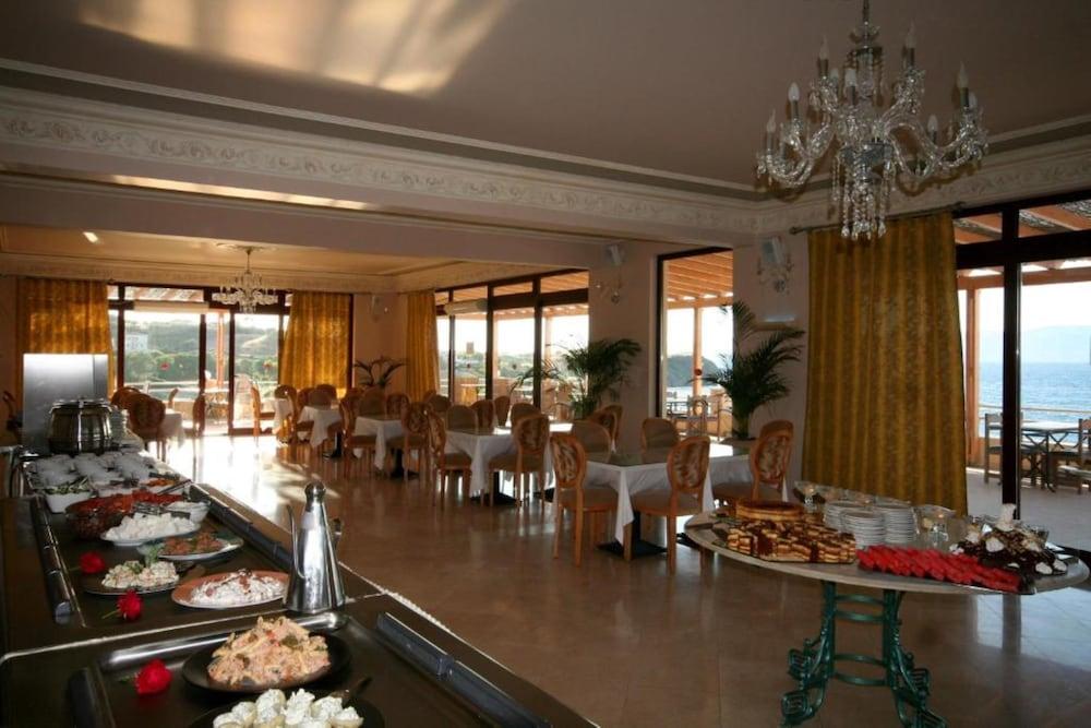 Viva Mare Hotel & Spa Мітімна Екстер'єр фото